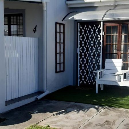 Shark Cove Little Cottage Kleinbaai Экстерьер фото