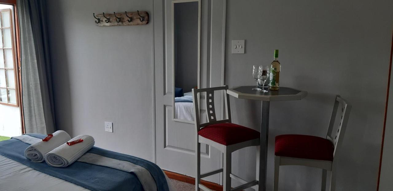 Shark Cove Little Cottage Kleinbaai Экстерьер фото
