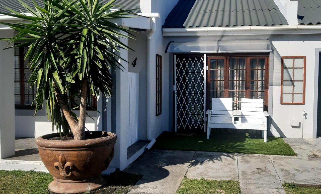 Shark Cove Little Cottage Kleinbaai Экстерьер фото